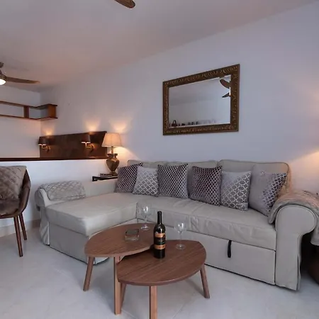 Park Santiago Iii 207- Studio With Wifi Internet شقة *